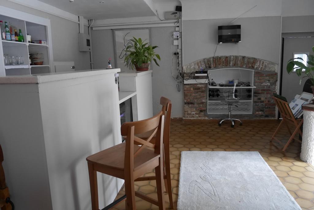 Auberge Le Rabelais Malay-le-Petit Eksteriør billede