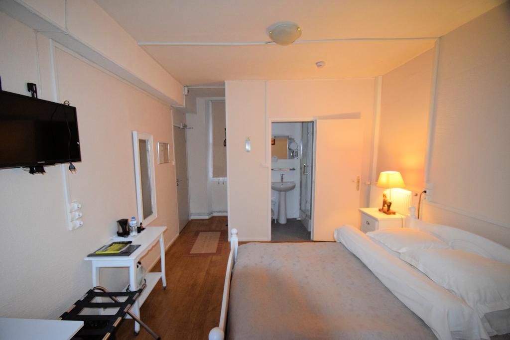Auberge Le Rabelais Malay-le-Petit Eksteriør billede