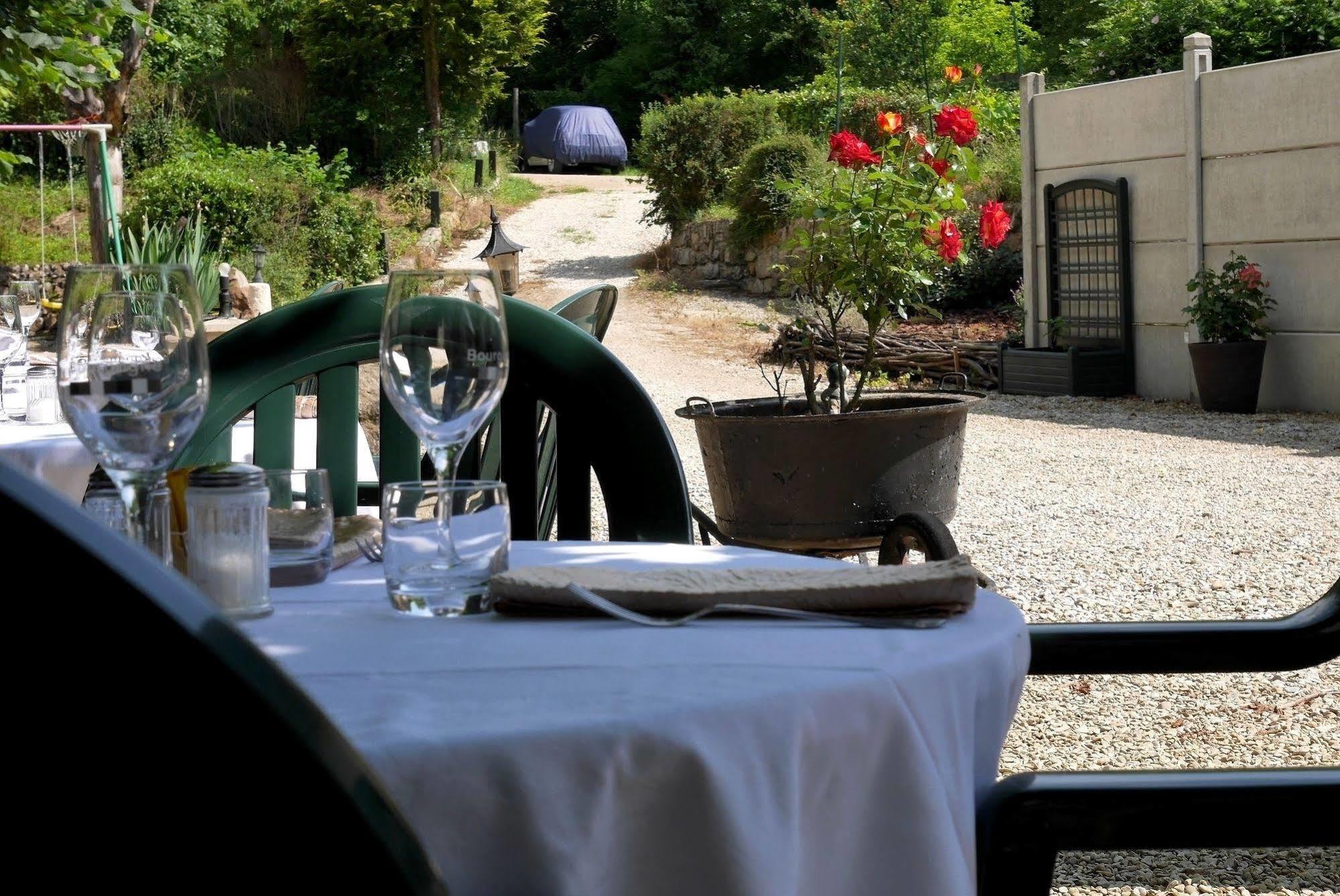 Auberge Le Rabelais Malay-le-Petit Eksteriør billede