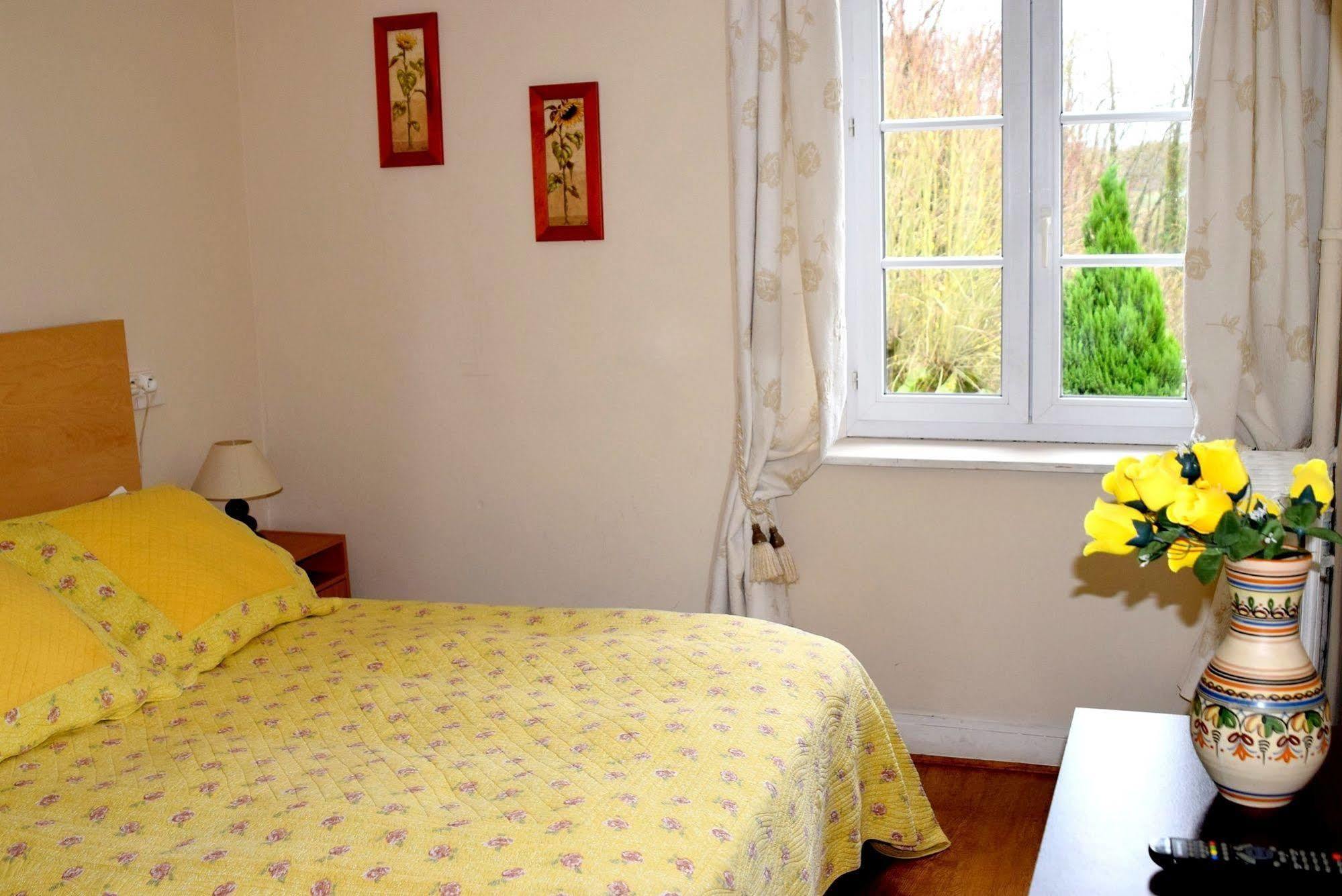 Auberge Le Rabelais Malay-le-Petit Eksteriør billede